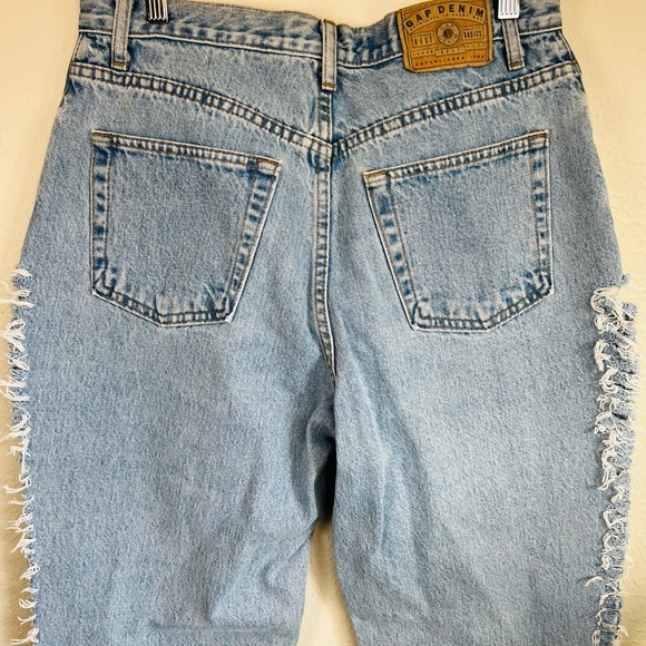 GAP REWORKED TUXEDO SIDE FRAY HIGH RISE MOM JEANS - Picture 4 of 4